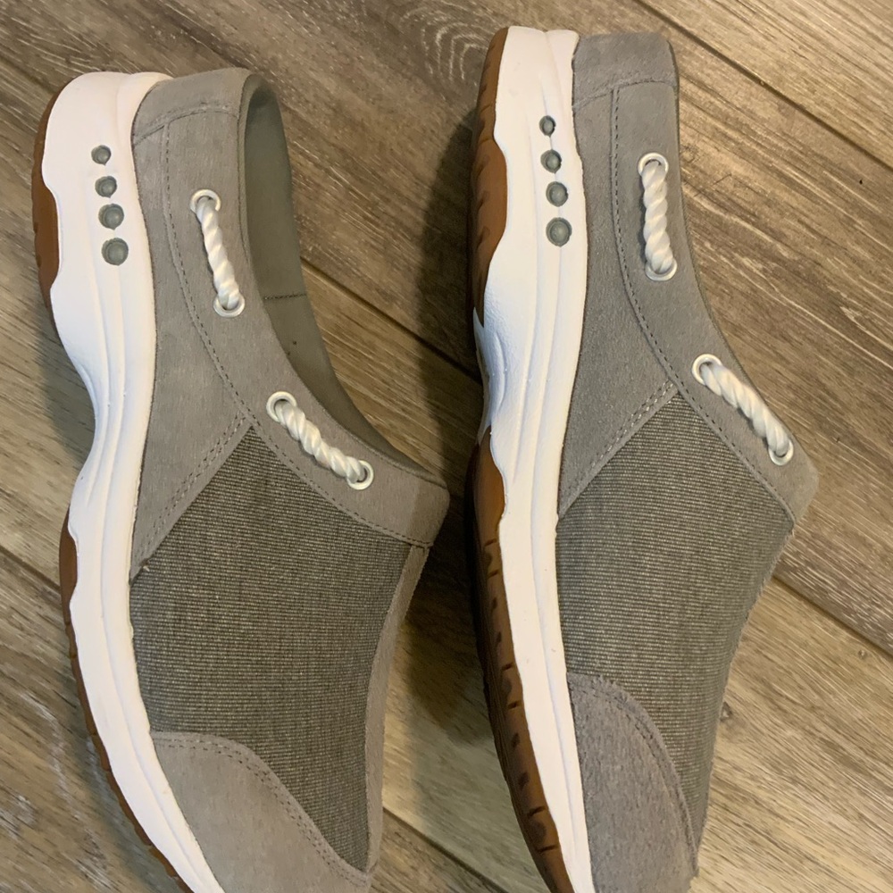 Easy Spirit Women’s Gray Slip-On Shoes. Size 10. Like new. - Picture 2 of 5